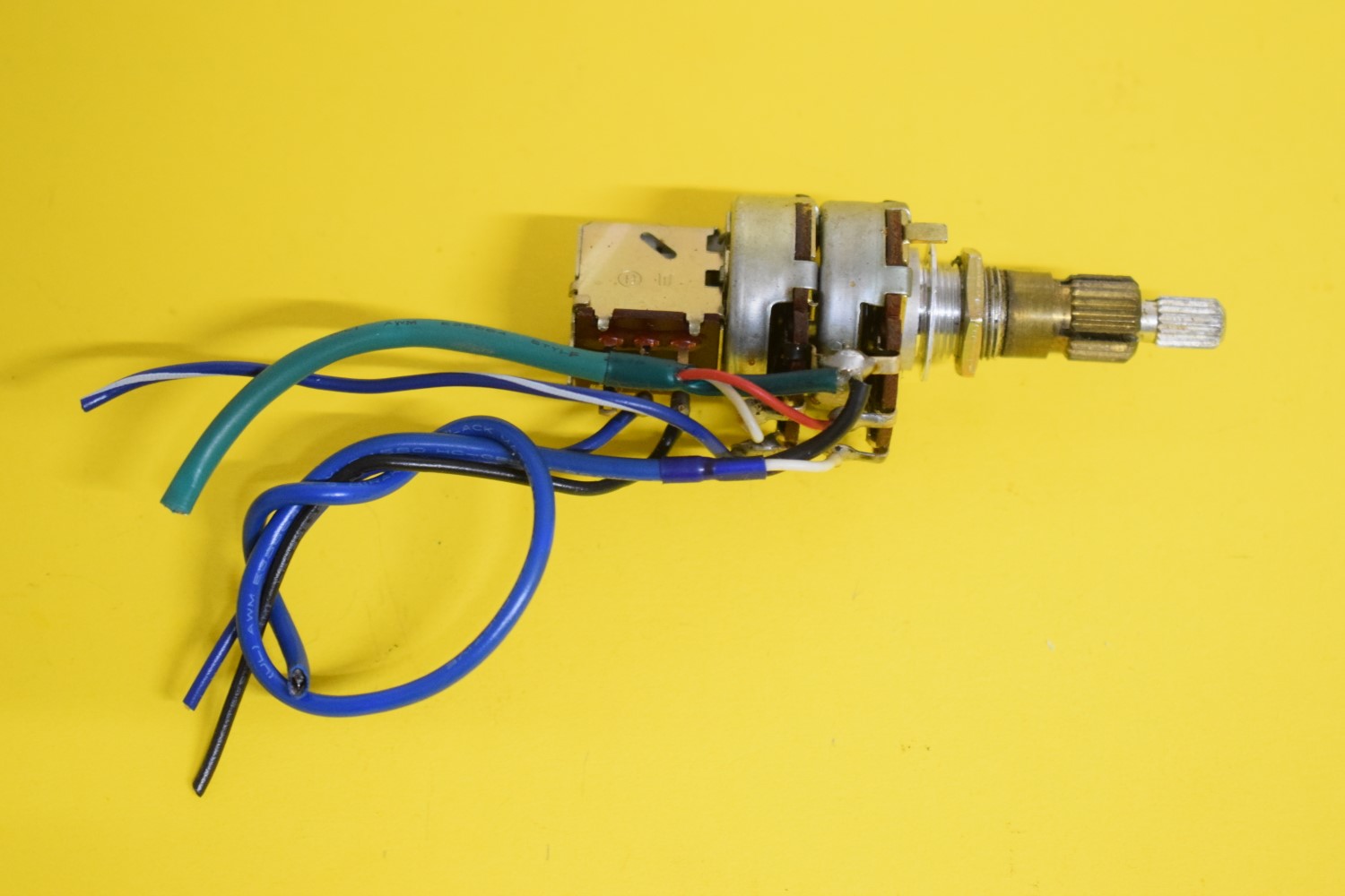 Akai 4000DS / 4000DS-MKII – Right Mic/Line Potentiometer  			